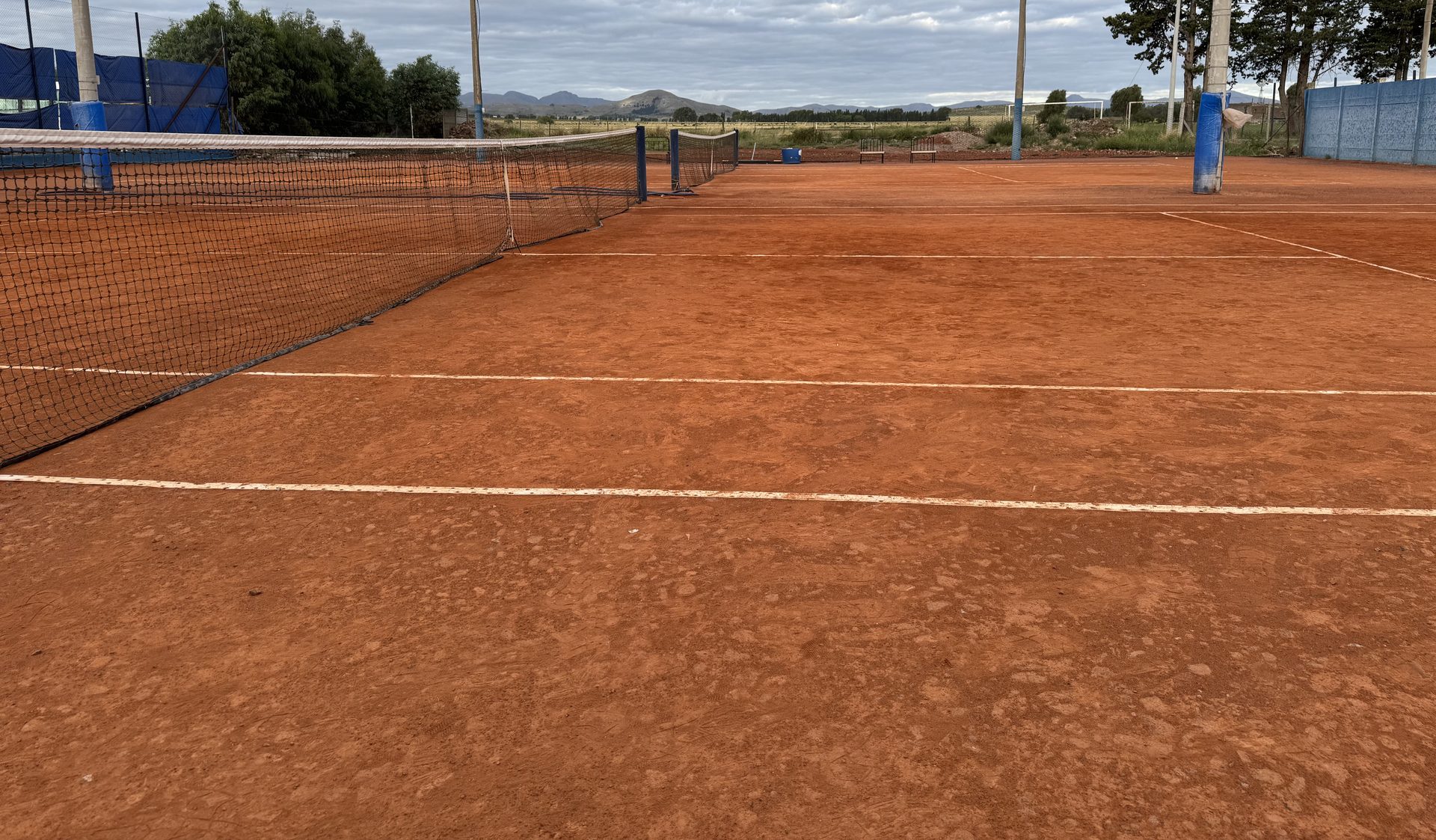 Cancha de polvo de ladrillo del club